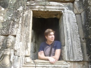 Paavolla oli kotoisaa Angkor Thom -temppelillä.