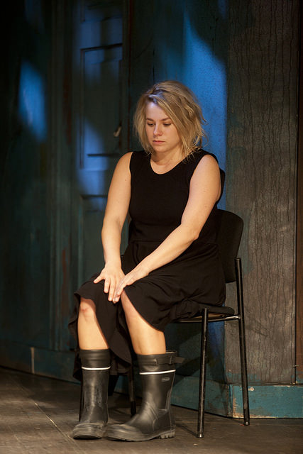 Kuvassa Emmi Parviainen, joka näyttelee Sonjaa. Kuvaaja Stefan Bremer.