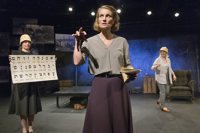 25503907450_f9b3c7c3c4_z