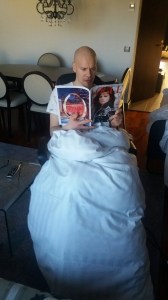 Eero hotellihuoneessa