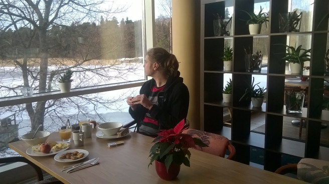 Paavo aamiaisella. Kuva: Elisa Helenius