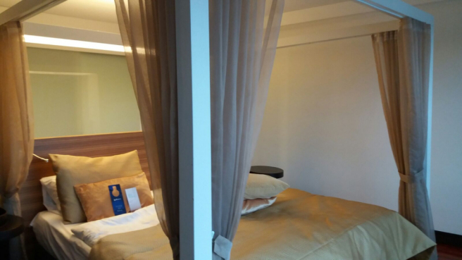 Sviitin sänky. Kuva: Meri Liukkonen