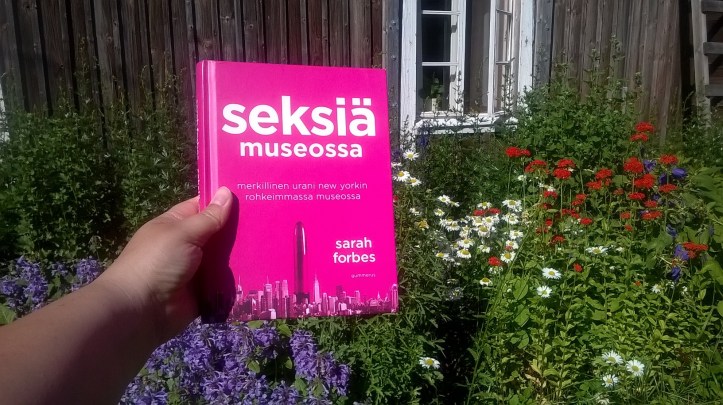 Seksia museossa kirja
