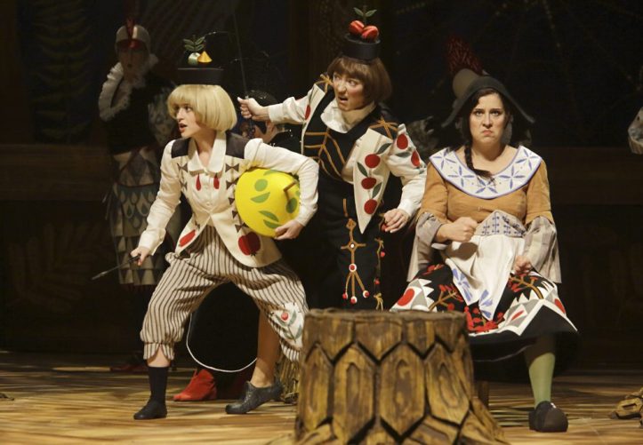 Kuvassa: Ina Hukki, Tove Åman, Jeni Packalen Kuvaaja: © 2015 Heikki Tuuli / Suomen Kansallisooppera