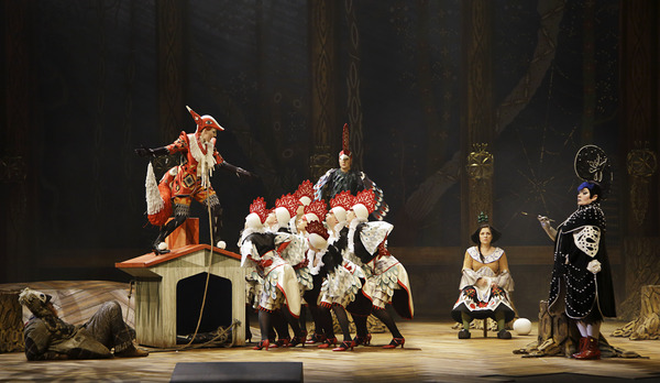 Kuvassa: Hanna Rantala, Pauliina Linnosaari, Jeni Packalen, Ritva-Liisa Korhonen. Kuvaaja: © 2015 Heikki Tuuli / Suomen Kansallisooppera