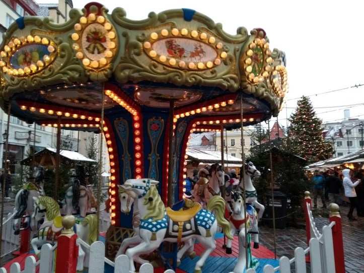 Karuselli joulumarkkinoilla