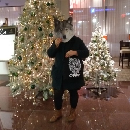 Leikin sutta Nordic Hotel Forum -hotellimme sisääntuloaulassa.