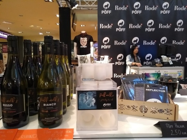 PÖFFin oheistuotekojulla Solariksessa.