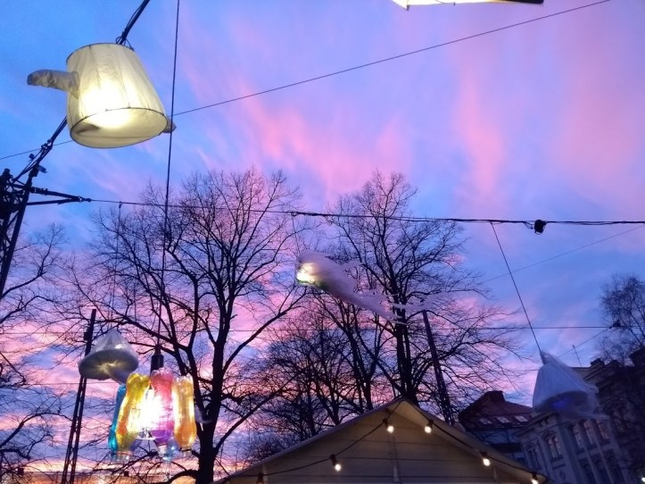 Lyhtypuisto Koululaispuistikossa