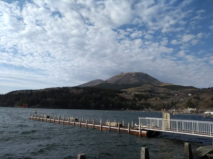 Ashi-järvi ja Komagatake-vuori