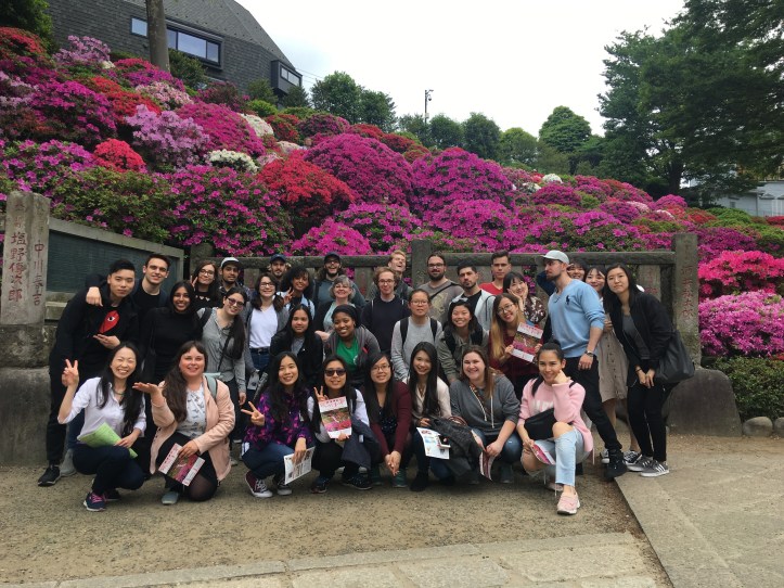 Kurssimme, ja mun vieressä reunimmaisena edessä vasemmalla on herttainen opettajamme Yamakawa eli Vuorijoki.