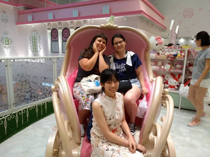 Minä, Naomi ja Megan Sanrio Purolandissa