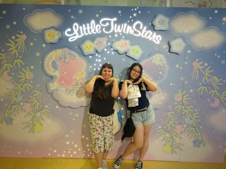 Minä ja Naomi Little Twin Stars -teemamaassa