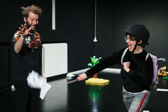 Kuvassa ovat Tuomas Rinta-Panttila ja Joanna Haartti. Kuva: Mitro Härkönen