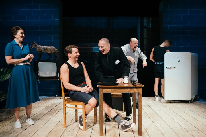 Kuva: Mitro Härkönen. Kuvassa Kristiina Halttu, Aku Hirviniemi, Jukka-Pekka Palo, Hannu-Pekka Björkman ja Samuli Niittymäki.