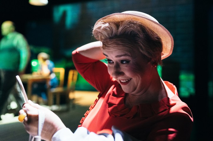 Kuva: Mitro Härkönen. Kuvassa Paula Siimes.