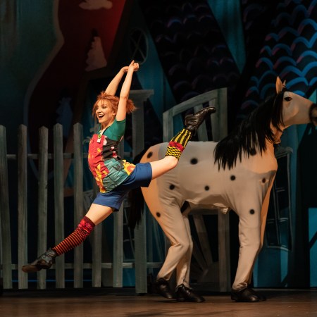 Kuvassa: Abigail Sheppard, Linas Kavaliauskas, Maksim Tšukarjov. Kuva: Roosa Oksaharju