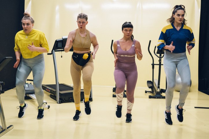 kuvassa Linda Hämäläinen, Suvi Blick, Ida-Sofia Fleming, Sara Paasikoski. Kuvaaja Mitro Härkönen