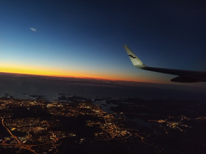 Sain lennon aikana seurata kaunista auringonnousua. 