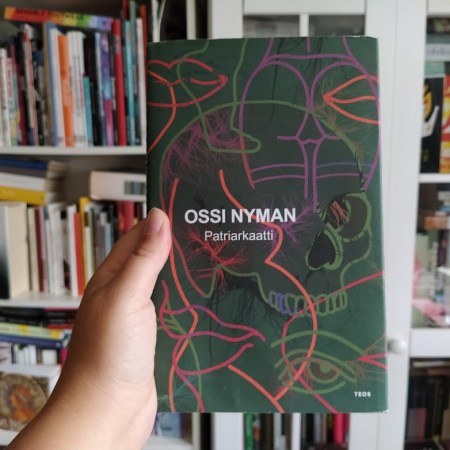 Patriarkaatti pääsee osaksi kirjahyllyjäni.